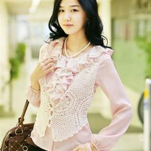 GW52150百搭蕾丝荷叶大领衬衣